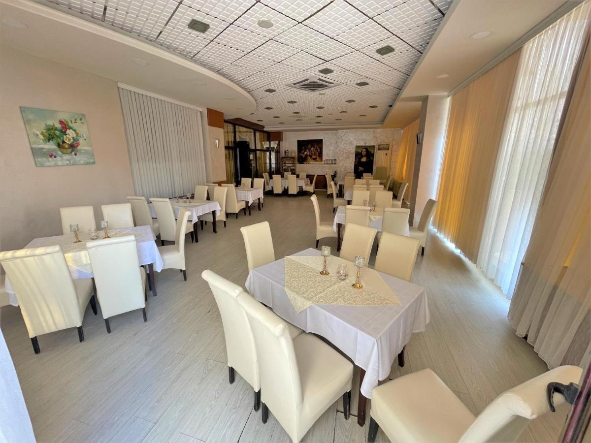 Hotel Pashtriku Gjakova Екстериор снимка