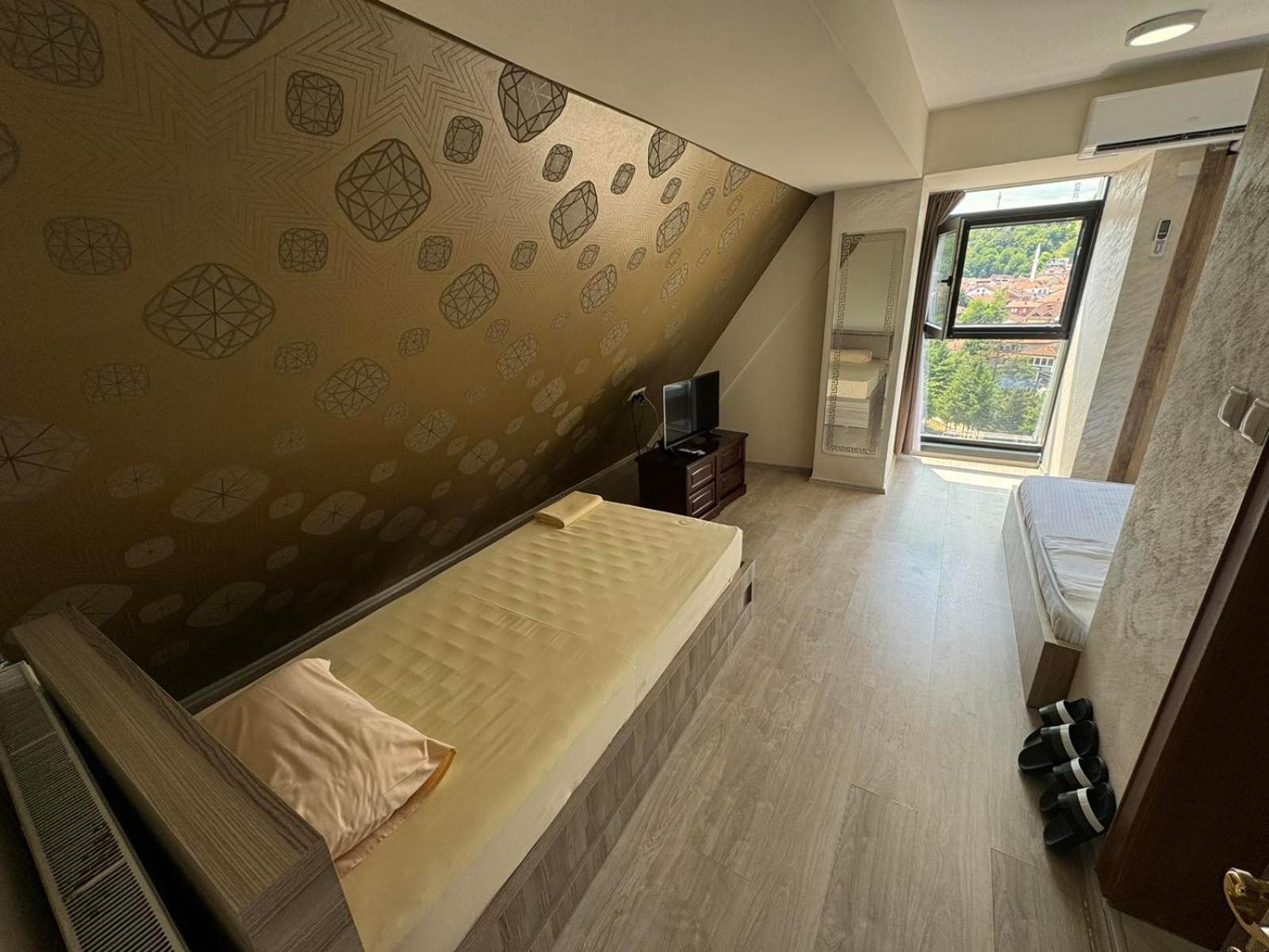 Hotel Pashtriku Gjakova Екстериор снимка