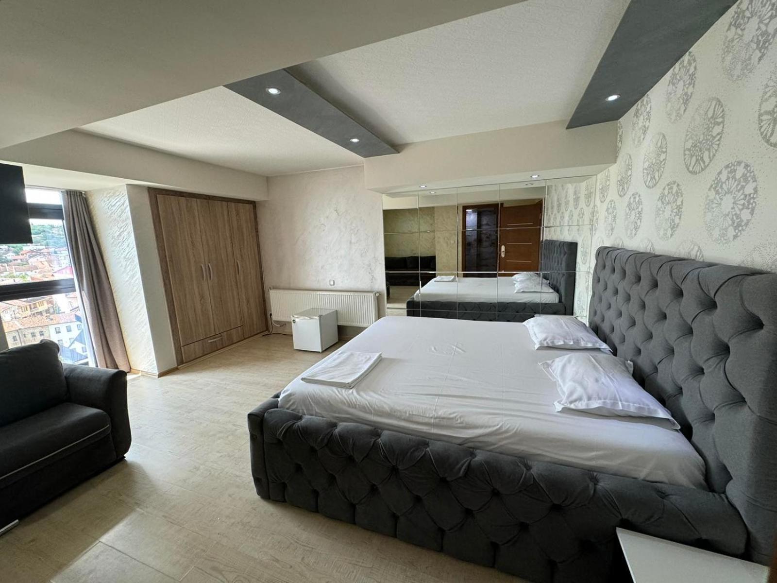 Hotel Pashtriku Gjakova Екстериор снимка
