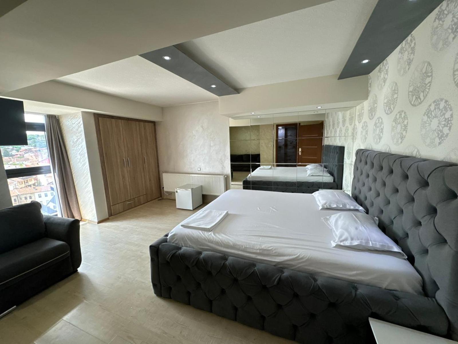 Hotel Pashtriku Gjakova Екстериор снимка