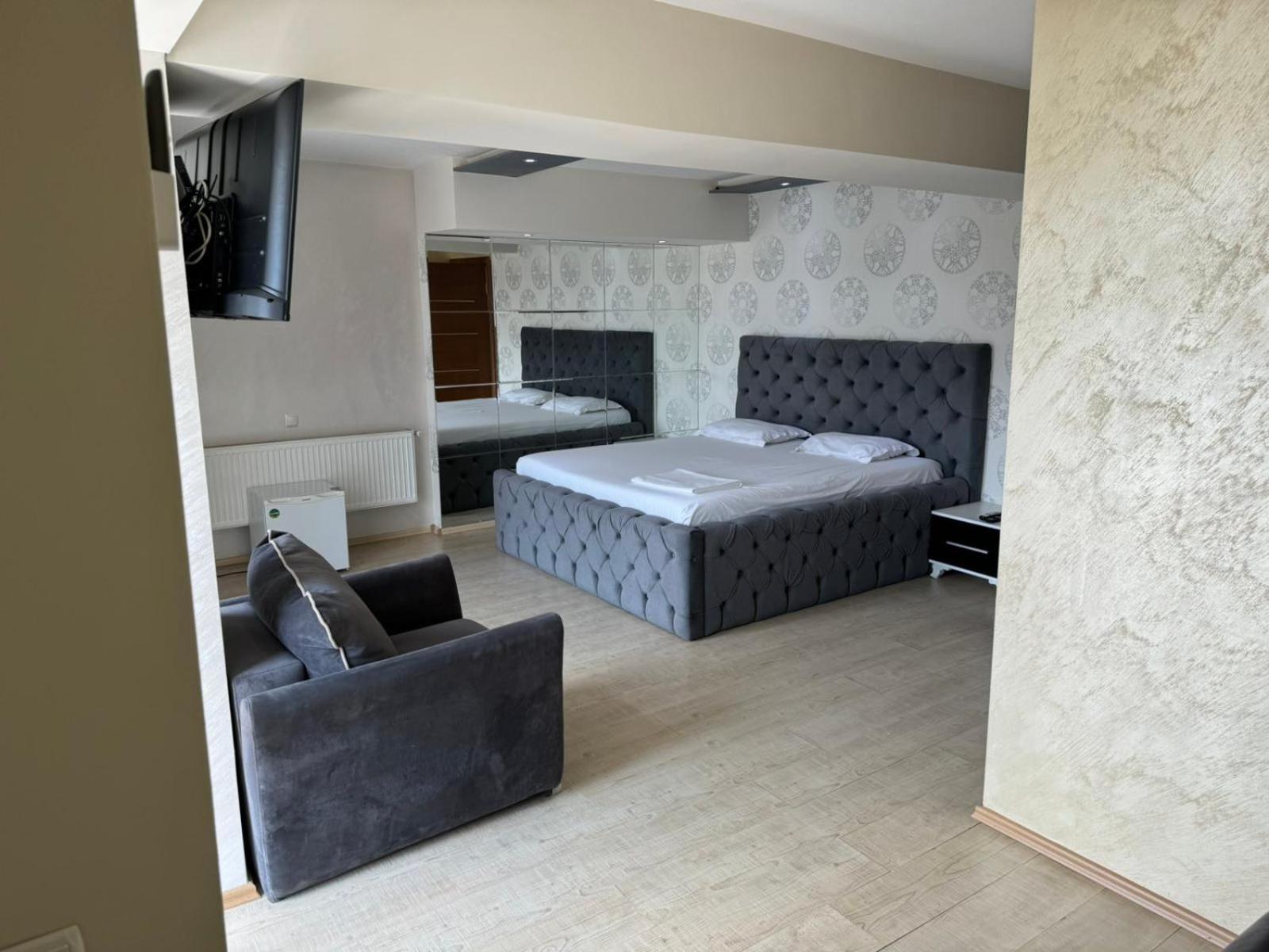 Hotel Pashtriku Gjakova Екстериор снимка