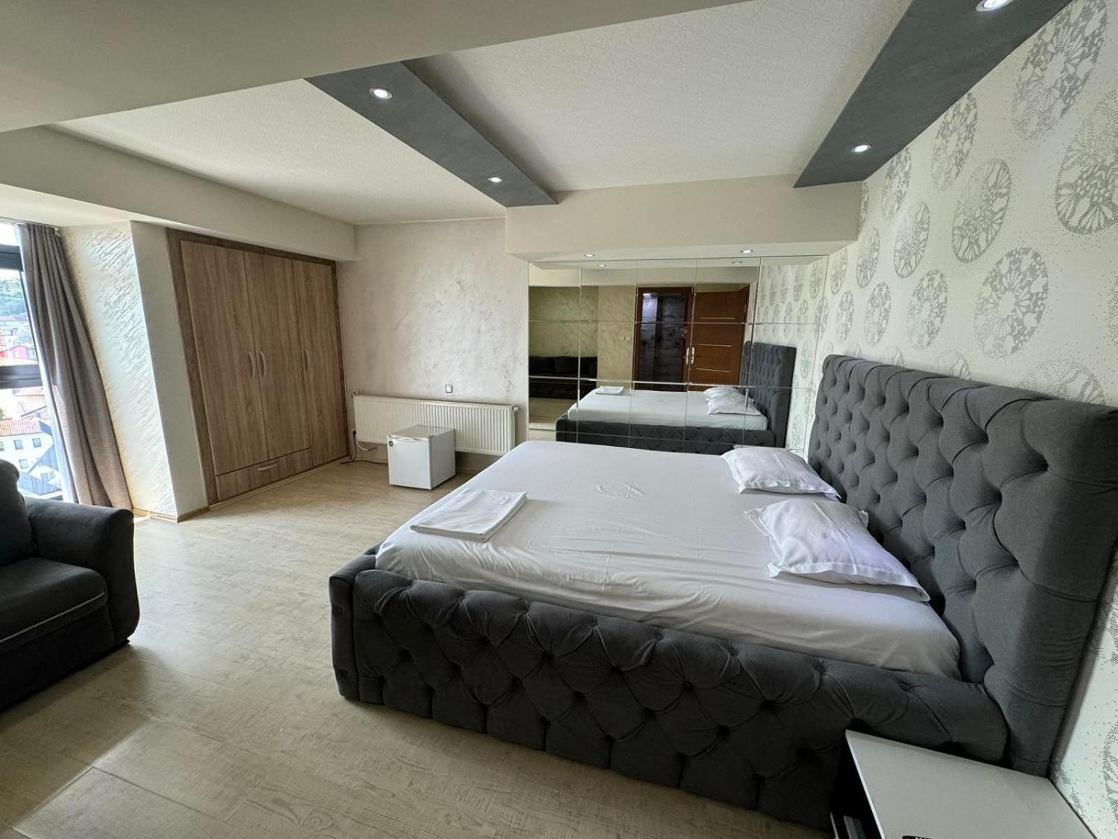 Hotel Pashtriku Gjakova Екстериор снимка