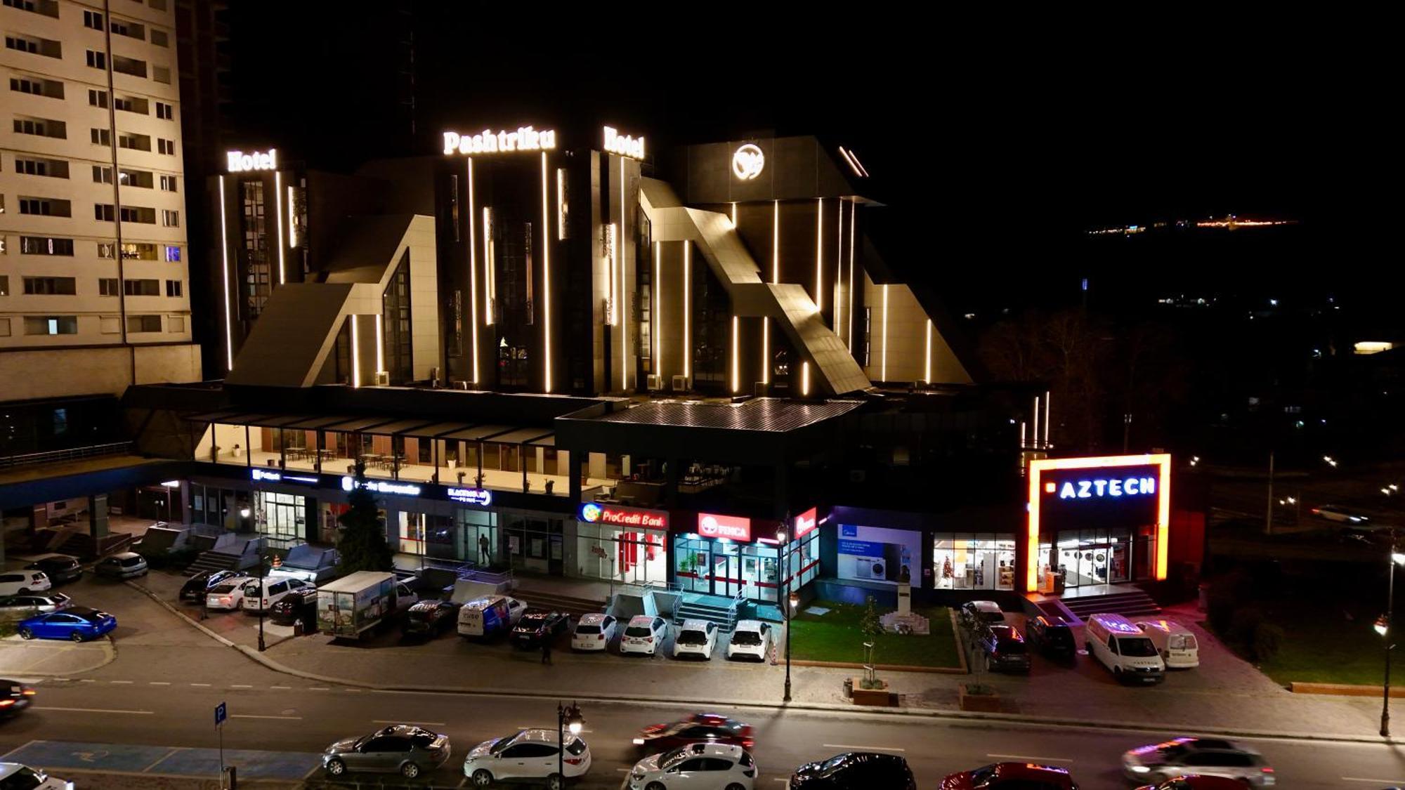 Hotel Pashtriku Gjakova Екстериор снимка